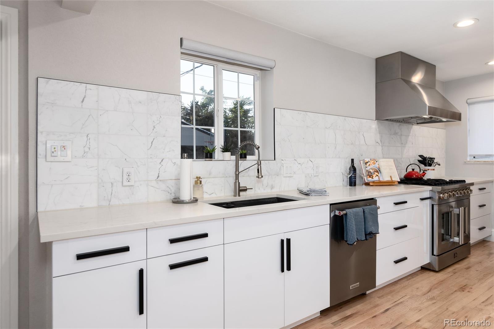 MLS Image #21 for 215  ivanhoe street,denver, Colorado