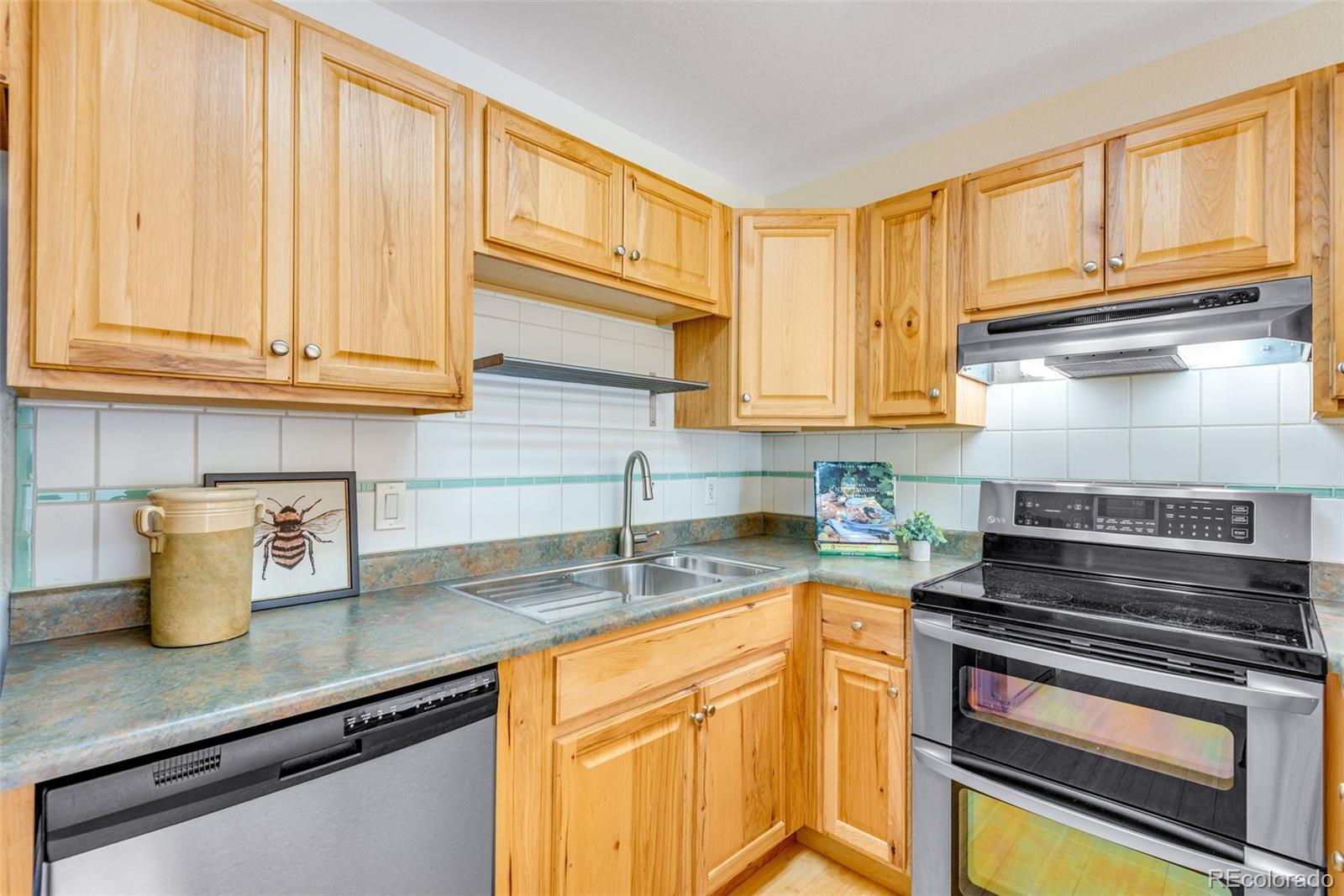MLS Image #9 for 9622 e arkansas place ,denver, Colorado