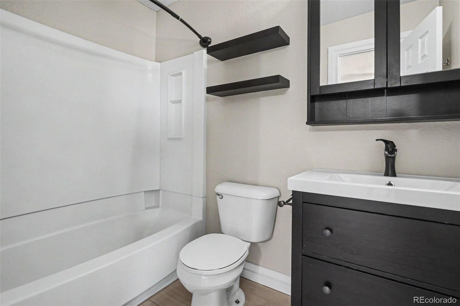 MLS Image #14 for 19714 e harvard drive,aurora, Colorado