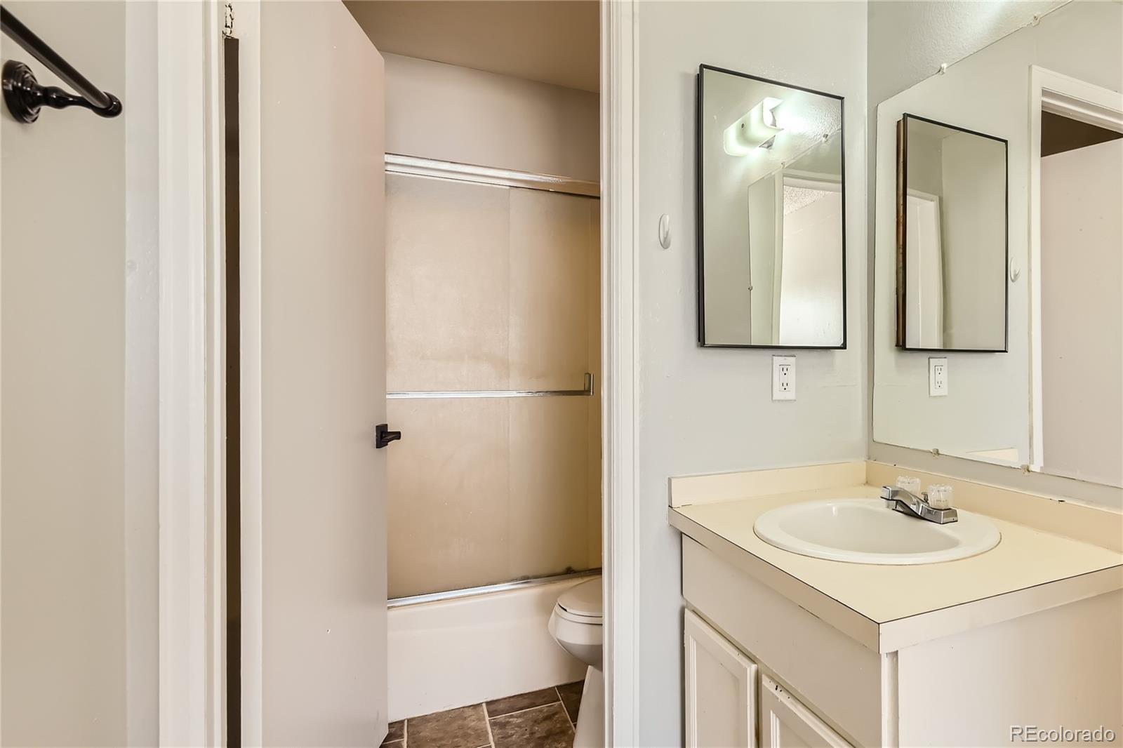 MLS Image #5 for 10722 e exposition avenue,aurora, Colorado