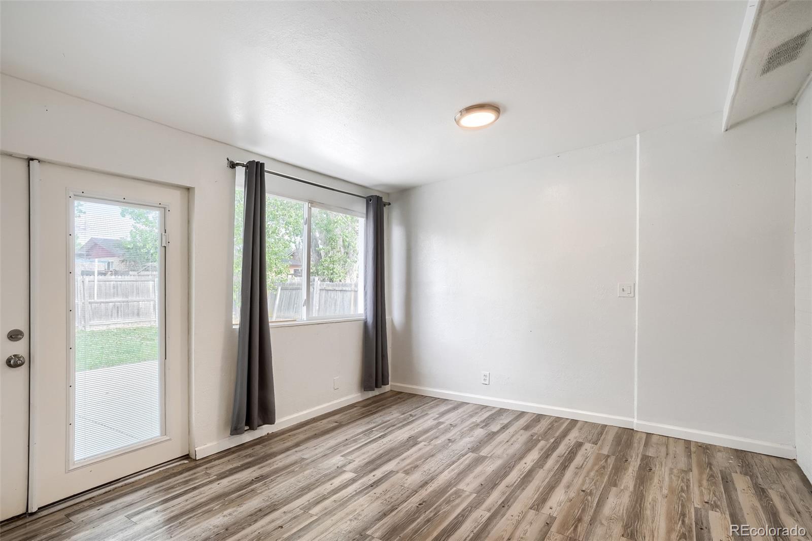 MLS Image #11 for 5542  sable street,denver, Colorado