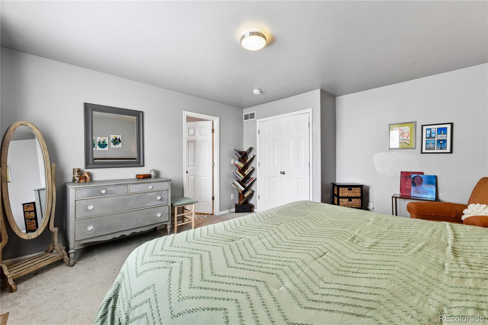 MLS Image #14 for 20344 e 41st avenue,denver, Colorado