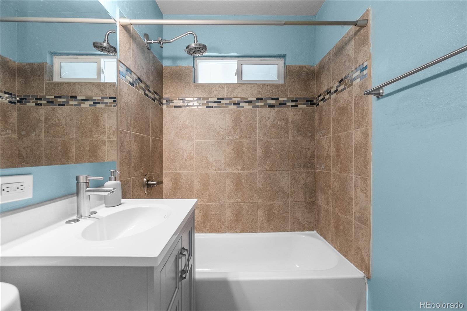 MLS Image #15 for 2035 s julian circle,denver, Colorado