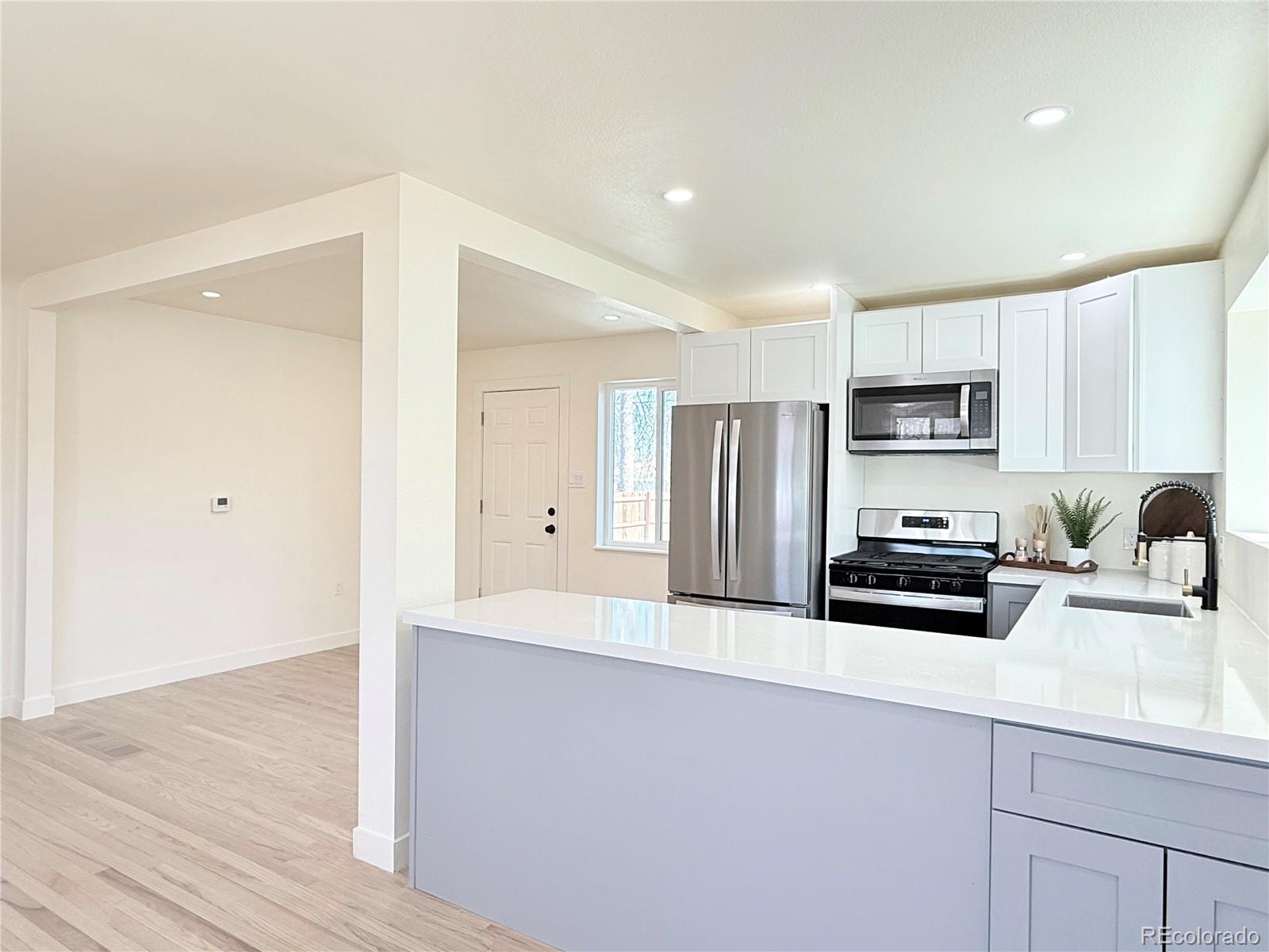 MLS Image #3 for 3280  leyden street,denver, Colorado