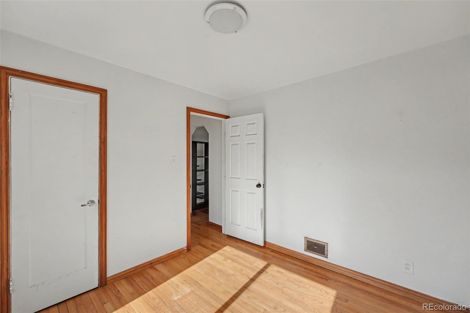 MLS Image #7 for 763 s quivas street,denver, Colorado