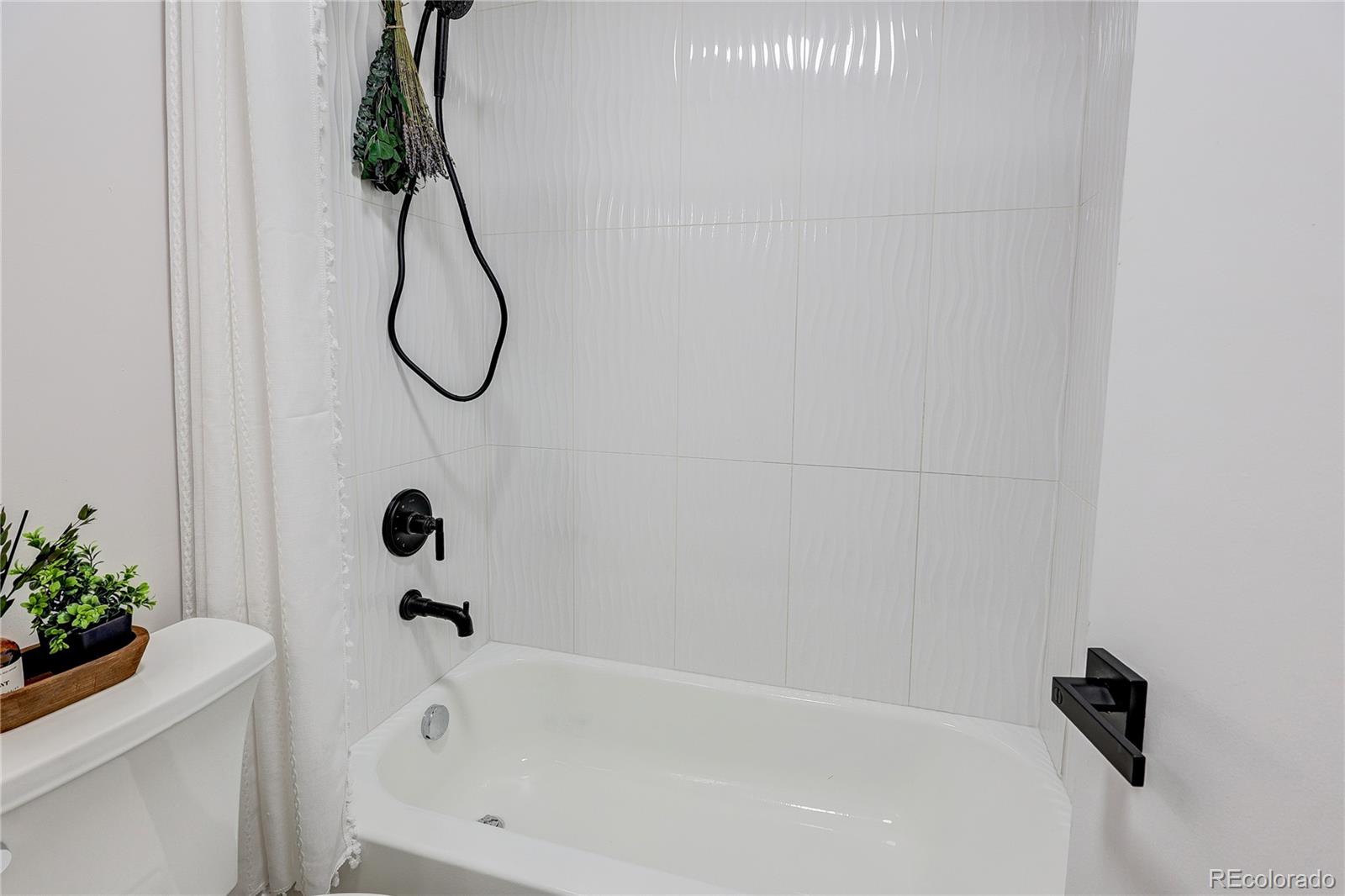 MLS Image #22 for 3064 s jasmine street,denver, Colorado