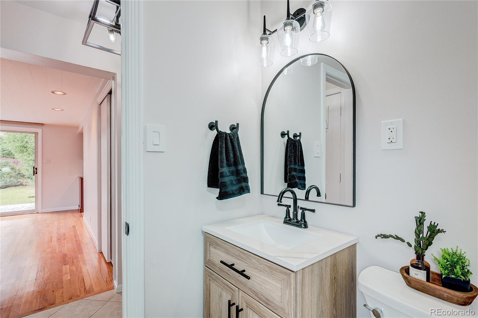 MLS Image #27 for 3064 s jasmine street,denver, Colorado