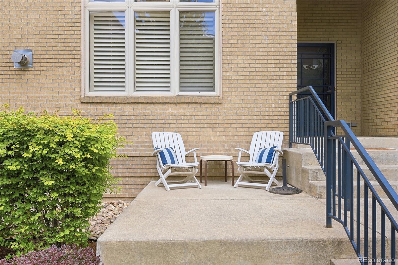 MLS Image #4 for 220  roslyn street,denver, Colorado