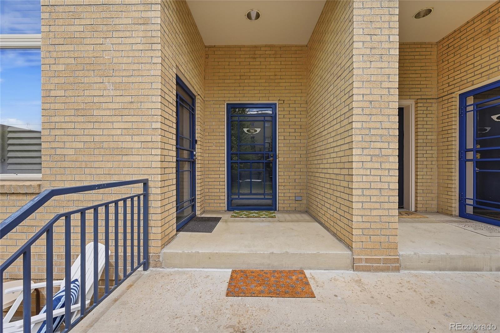 MLS Image #5 for 220  roslyn street,denver, Colorado