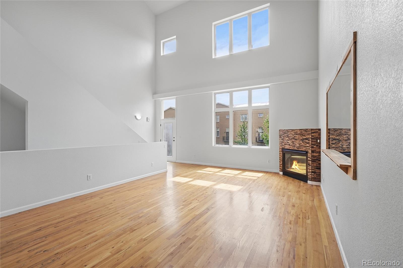MLS Image #9 for 220  roslyn street,denver, Colorado