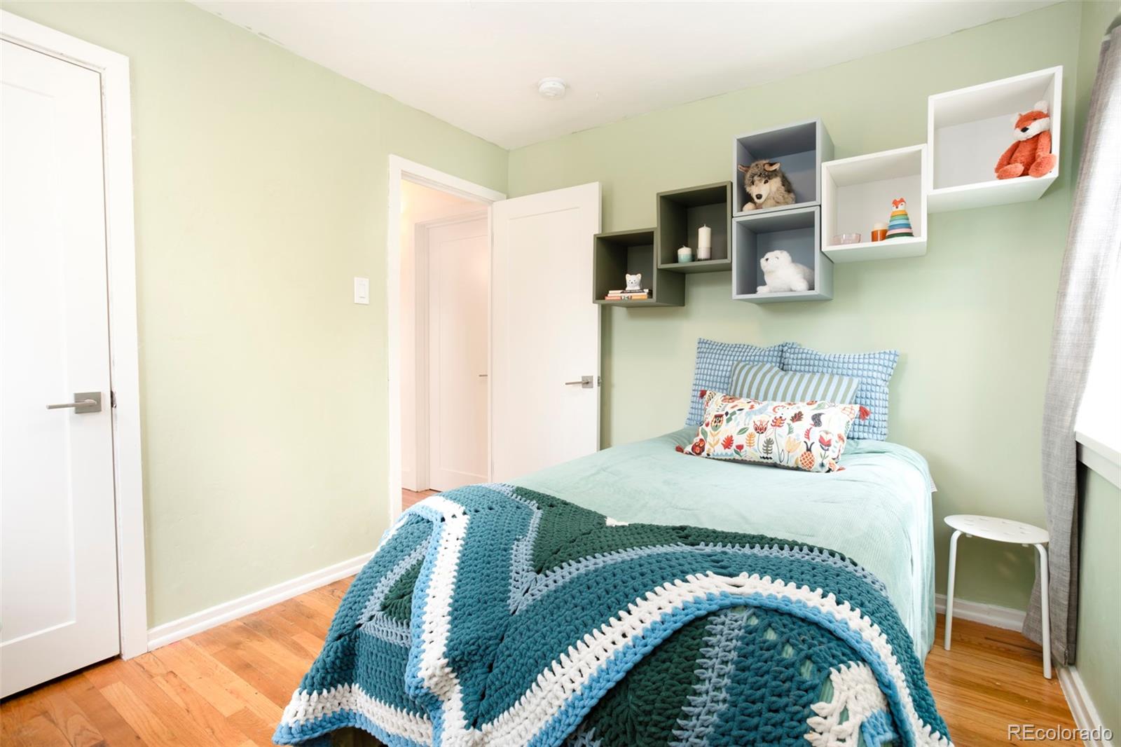 MLS Image #14 for 6920 e 5th avenue,denver, Colorado