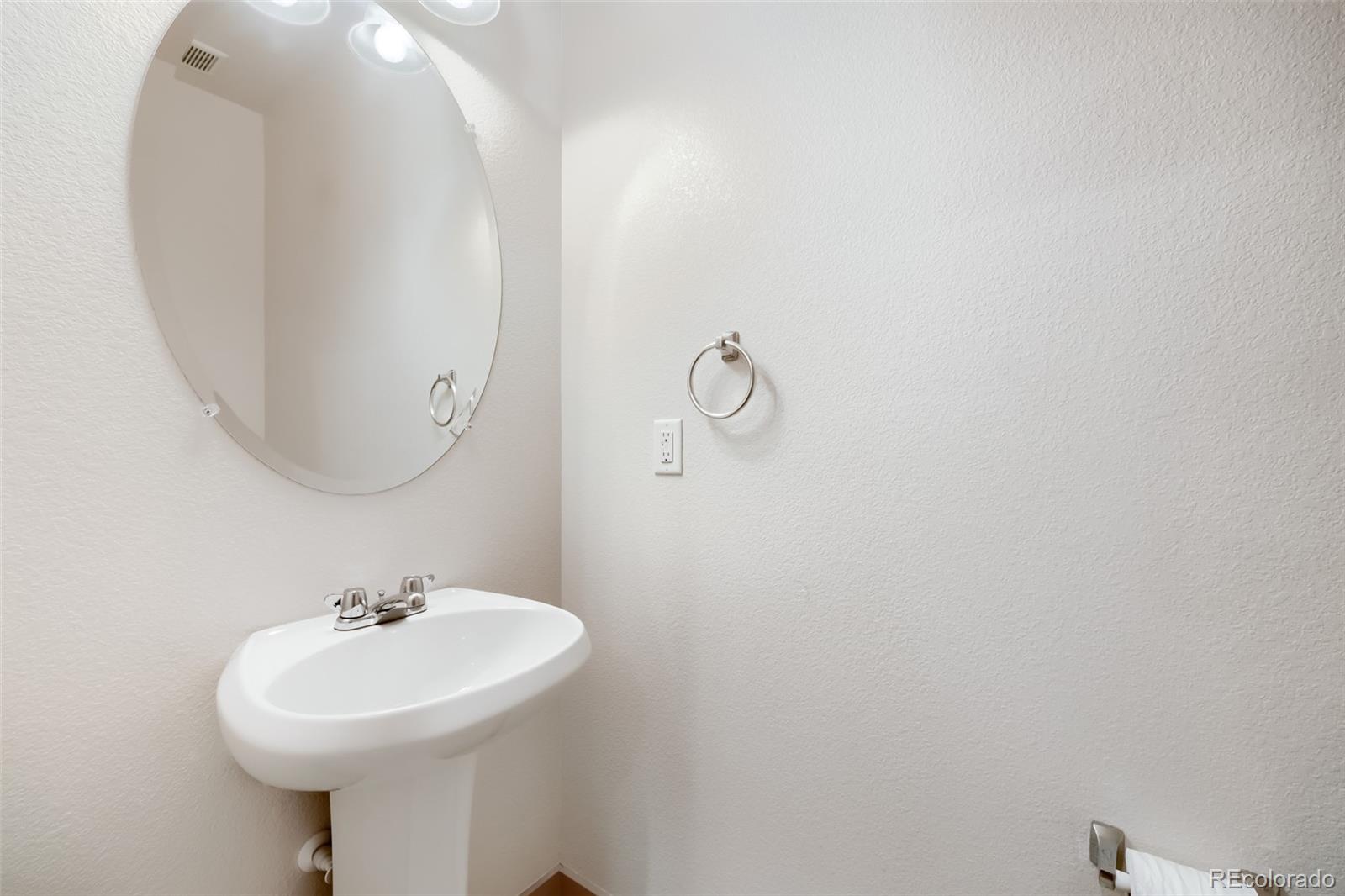 MLS Image #10 for 10556 e 29th drive,denver, Colorado