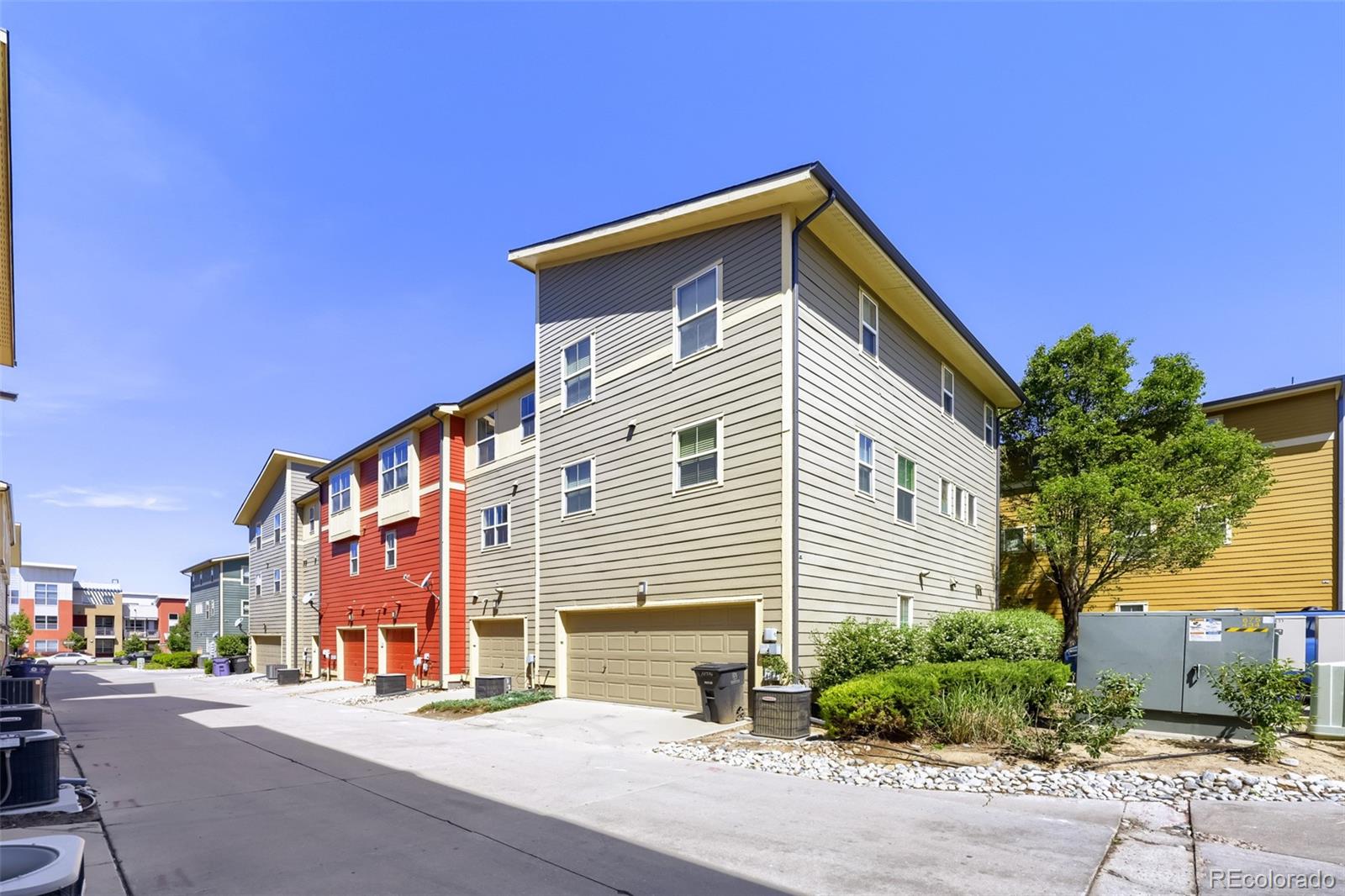 MLS Image #13 for 10556 e 29th drive,denver, Colorado