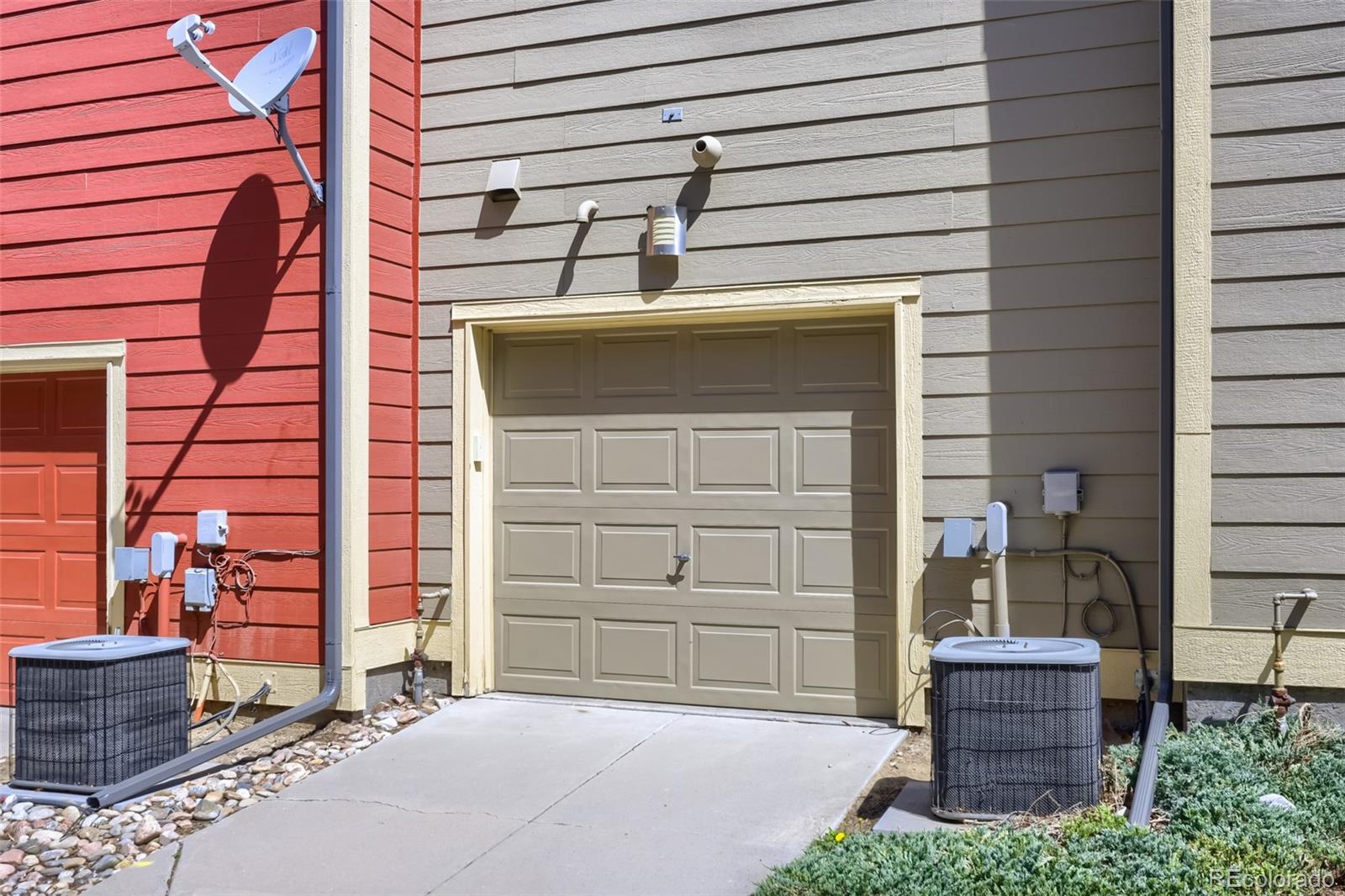MLS Image #14 for 10556 e 29th drive,denver, Colorado