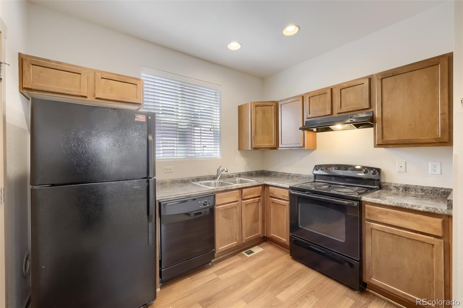 MLS Image #6 for 10556 e 29th drive,denver, Colorado