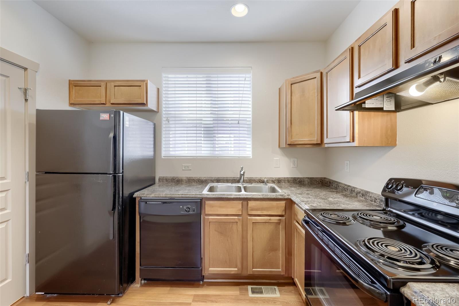 MLS Image #7 for 10556 e 29th drive,denver, Colorado