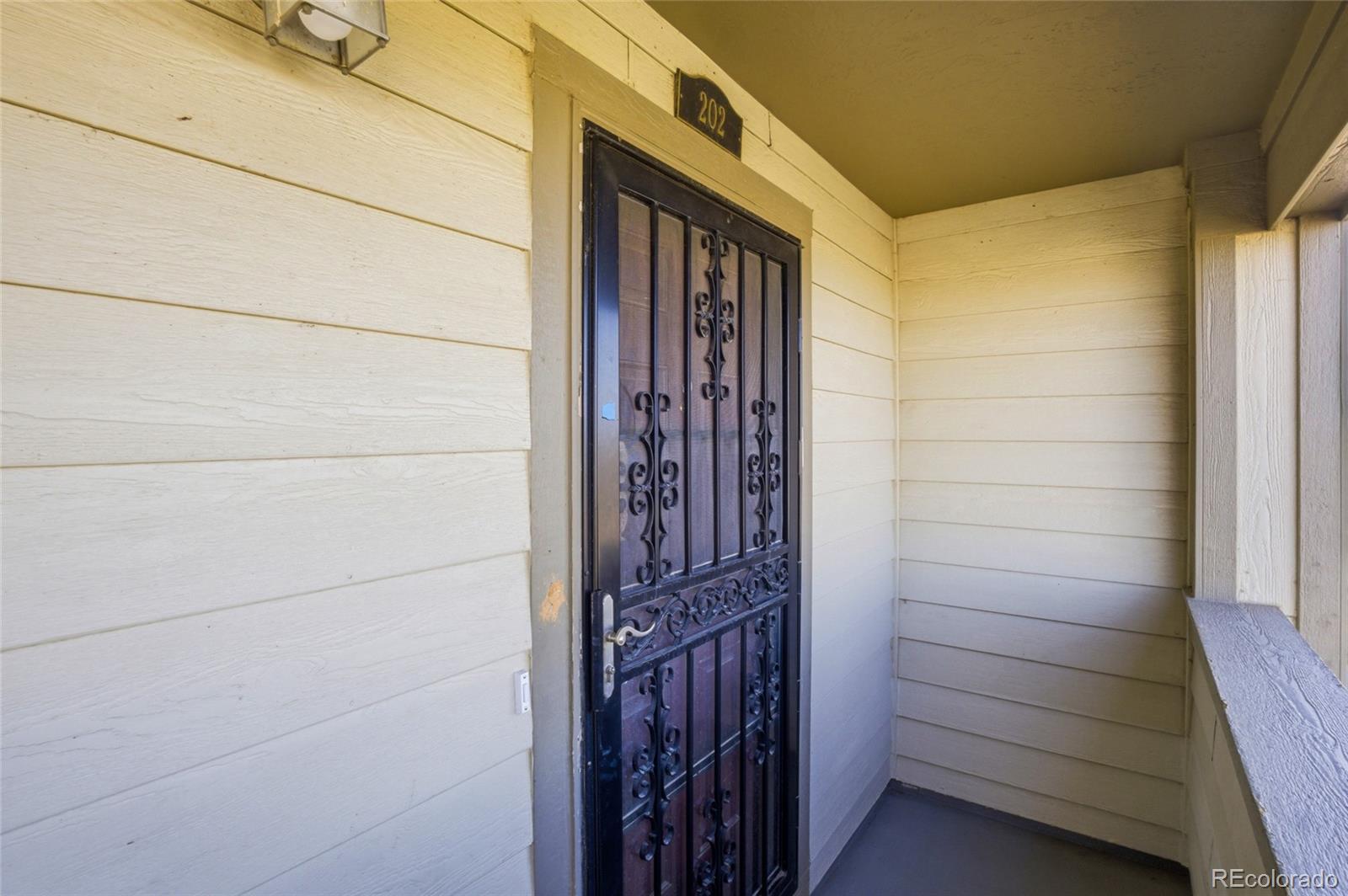 MLS Image #3 for 23306 e 5th place,aurora, Colorado