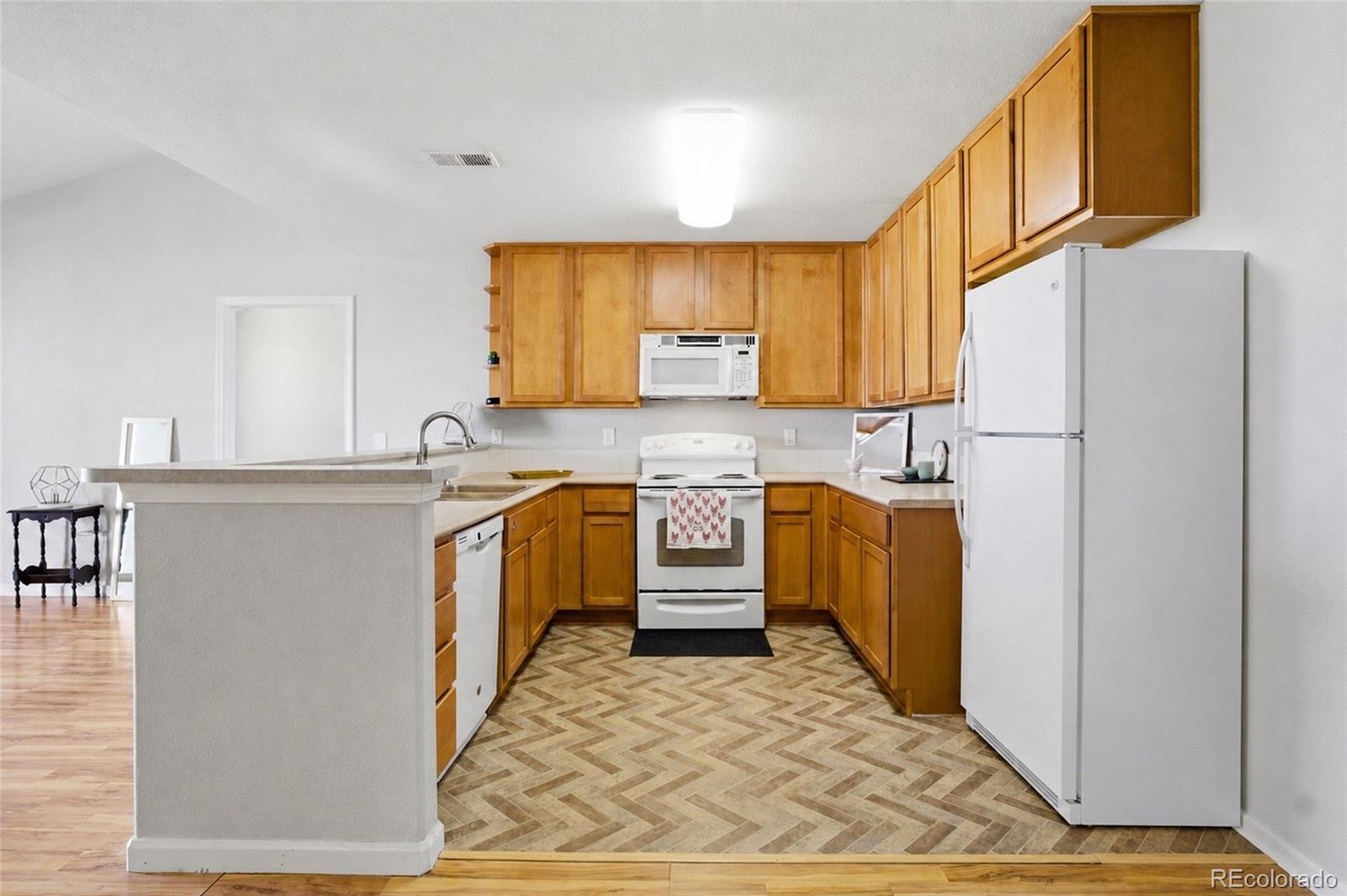 MLS Image #8 for 23306 e 5th place,aurora, Colorado