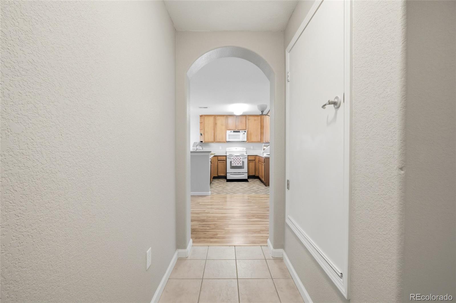 MLS Image #9 for 23306 e 5th place,aurora, Colorado
