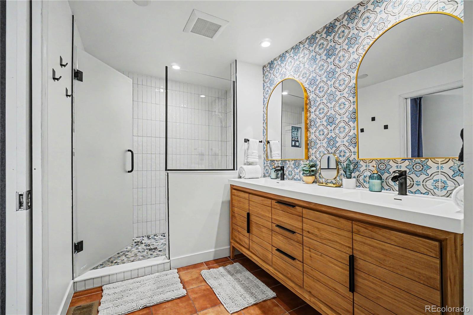 MLS Image #4 for 2216 s clermont street,denver, Colorado