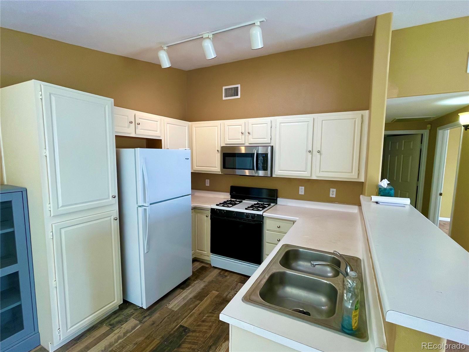 MLS Image #3 for 8304  pebble creek way 203,highlands ranch, Colorado