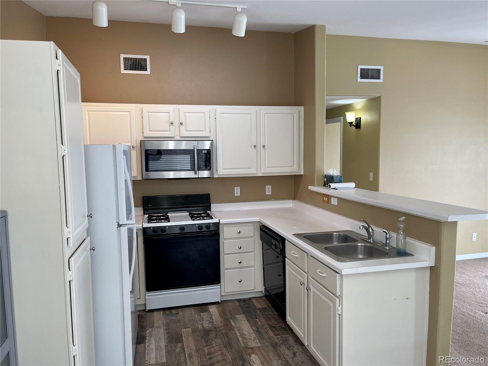 MLS Image #4 for 8304  pebble creek way 203,highlands ranch, Colorado