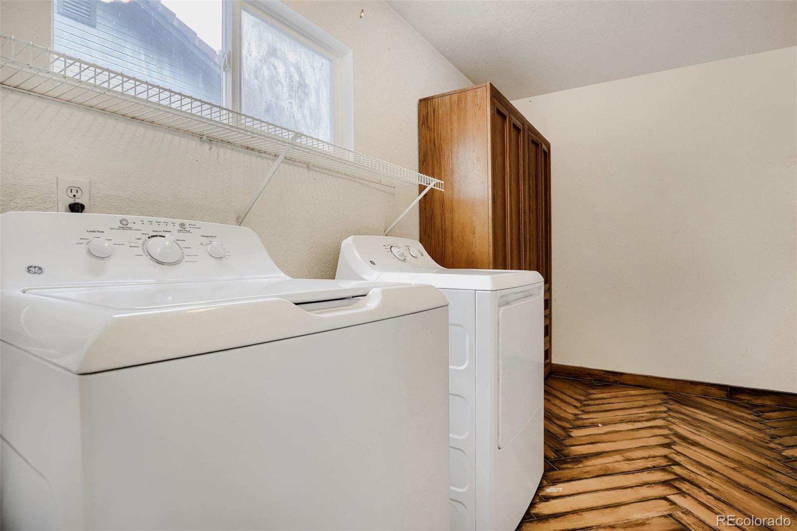 MLS Image #13 for 19809 e 41st avenue,denver, Colorado