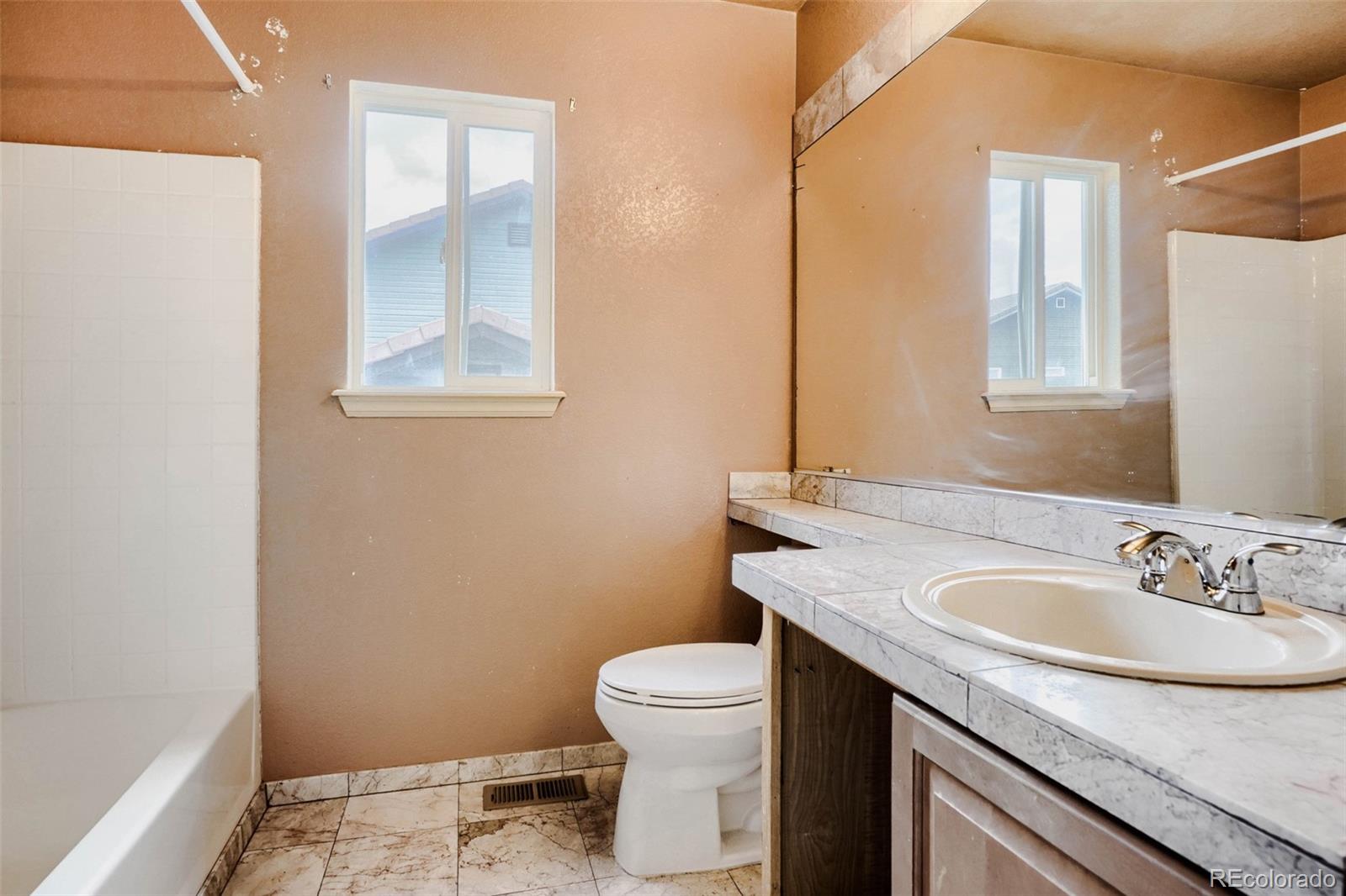MLS Image #23 for 19809 e 41st avenue,denver, Colorado