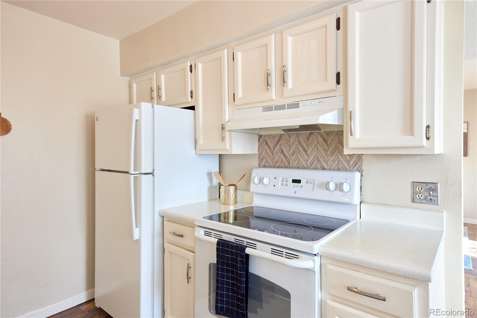 MLS Image #12 for 7665 e eastman avenue 207c,denver, Colorado