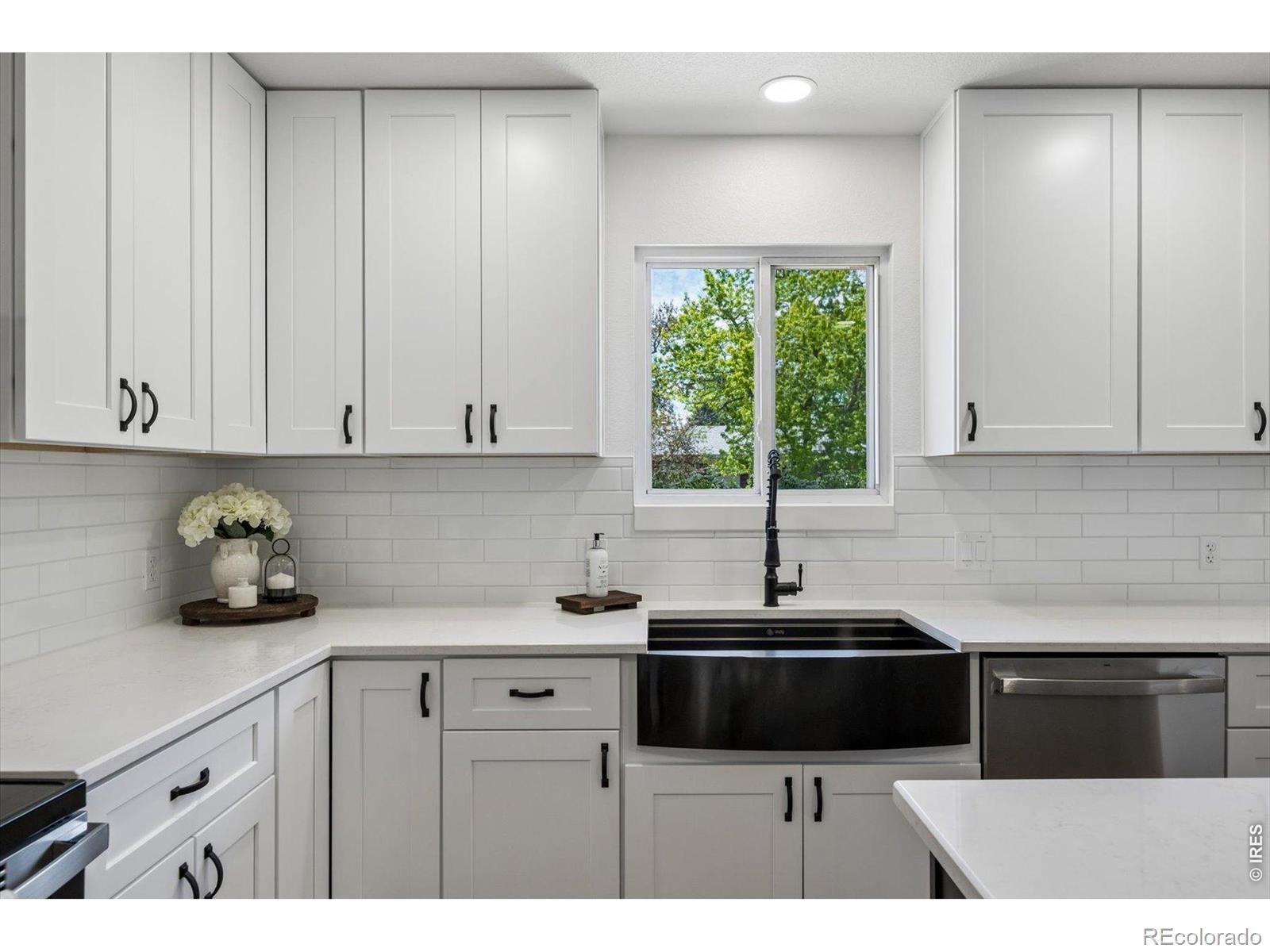MLS Image #13 for 1610  longs peak drive,louisville, Colorado