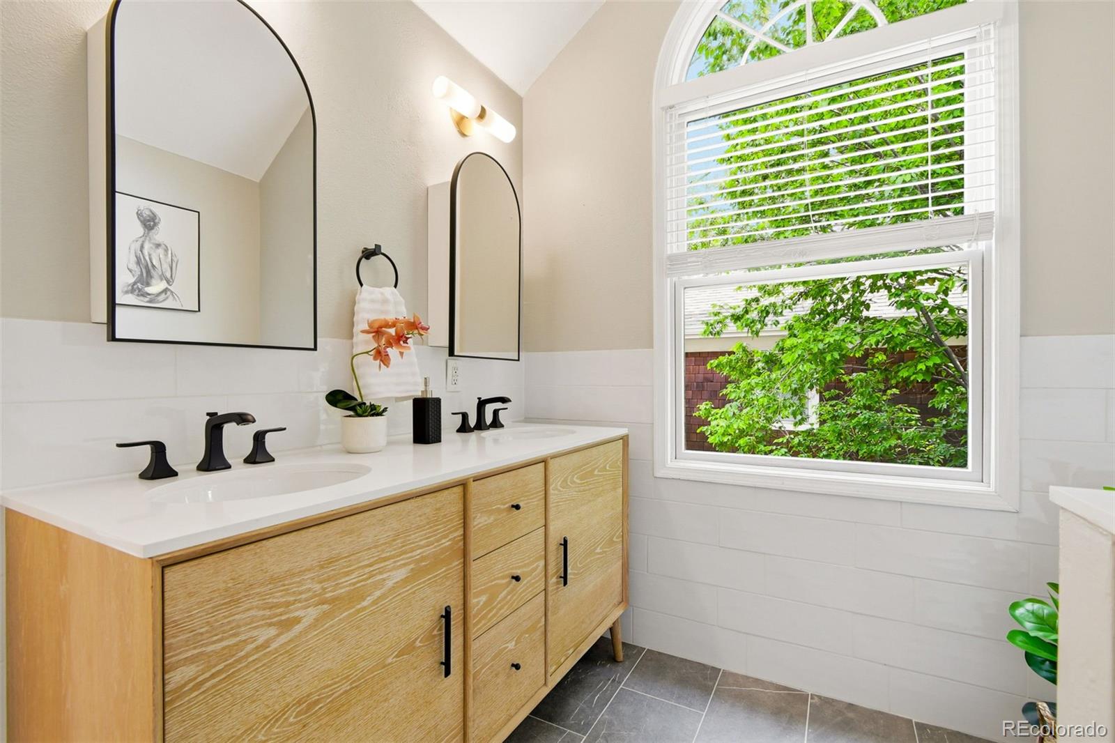 MLS Image #32 for 915 s downing street,denver, Colorado