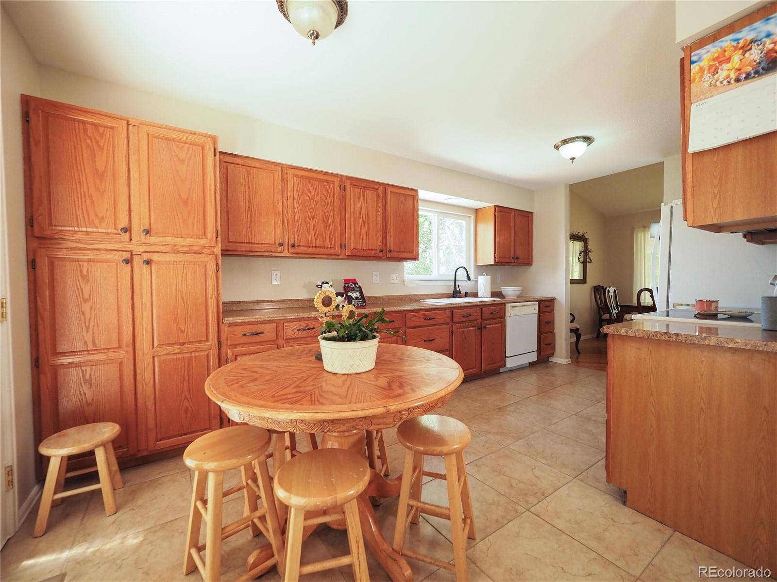 MLS Image #10 for 3793 s olathe circle,aurora, Colorado