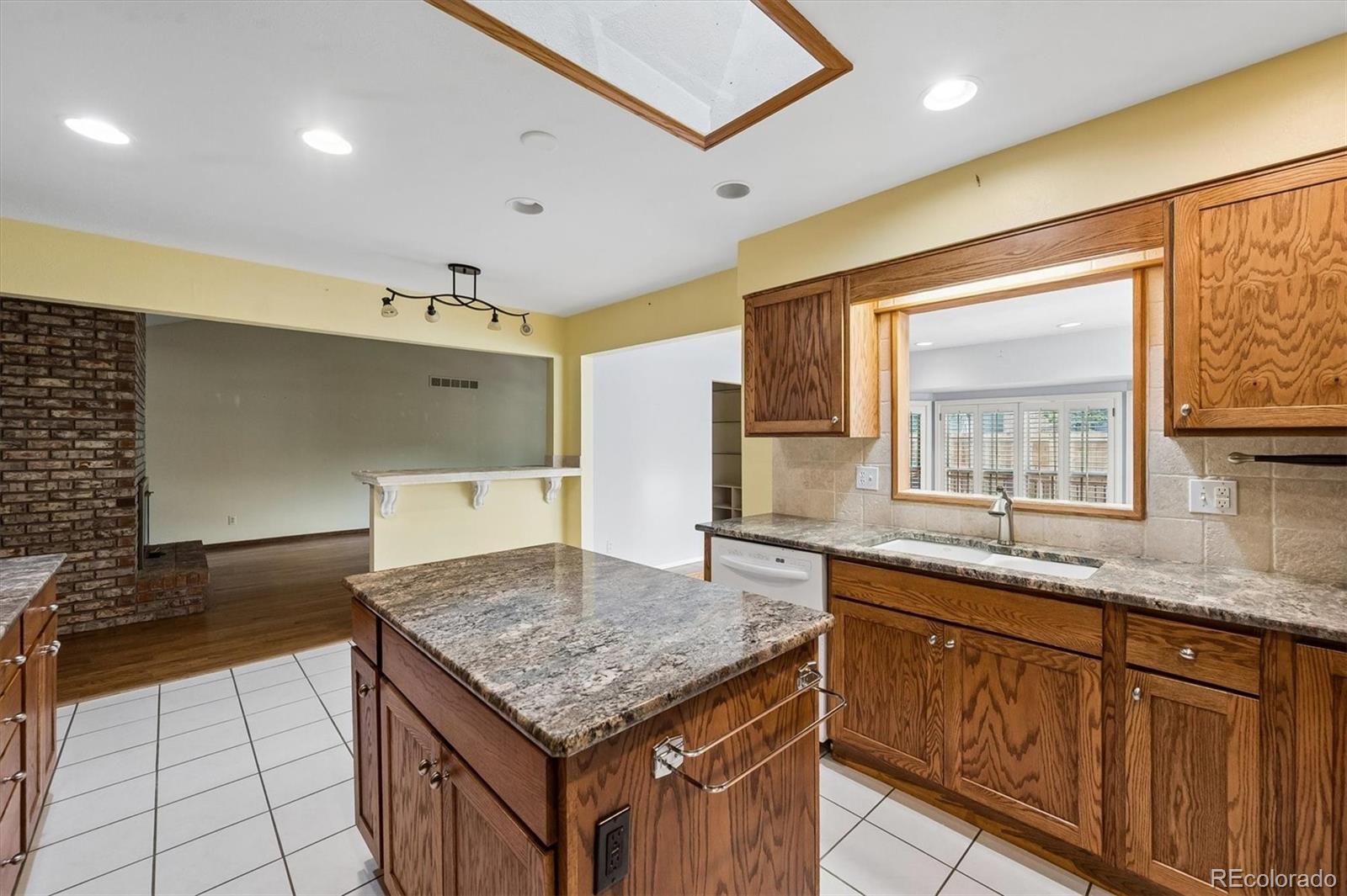 MLS Image #13 for 12210 e vassar drive,aurora, Colorado