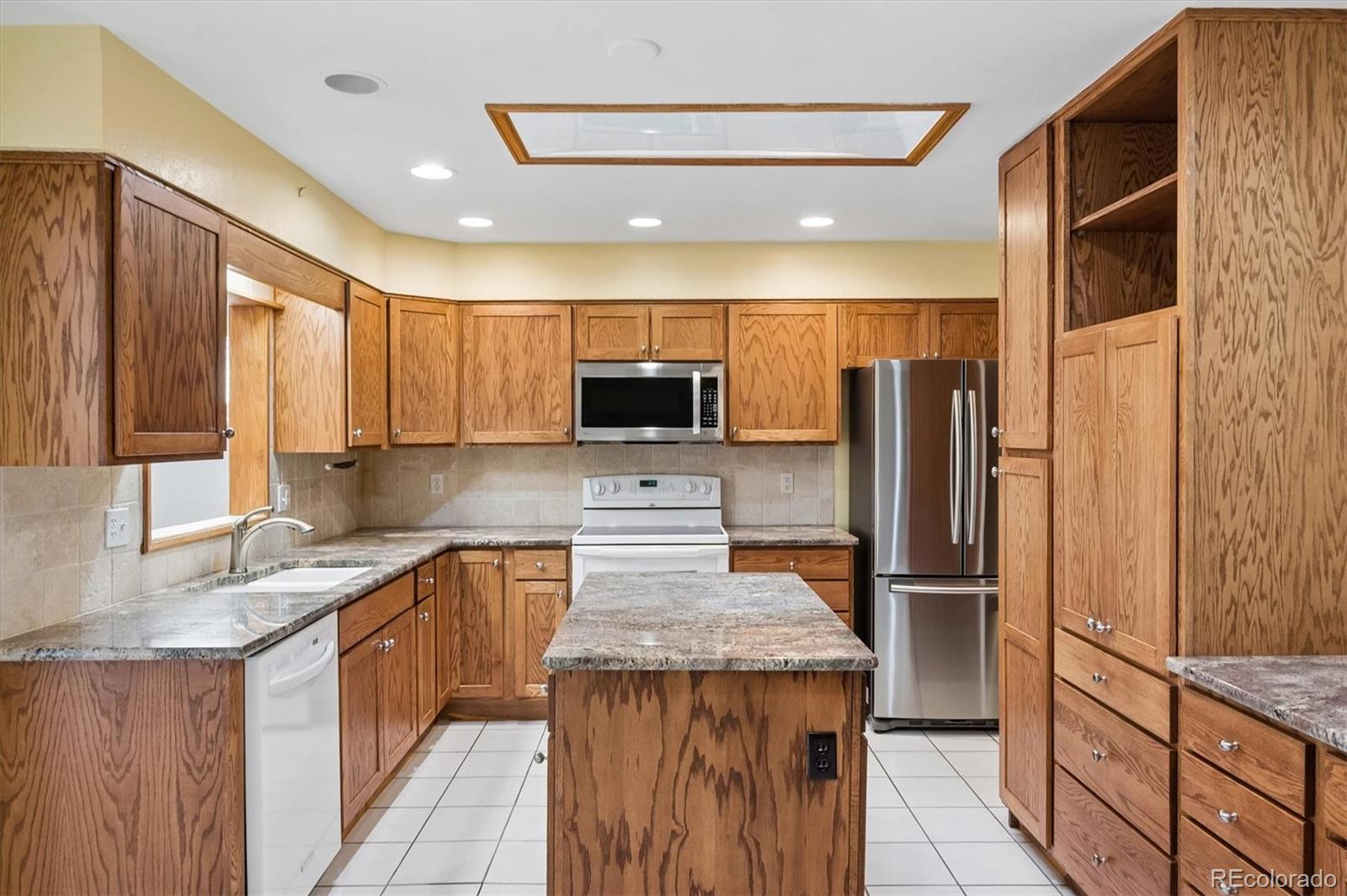 MLS Image #15 for 12210 e vassar drive,aurora, Colorado