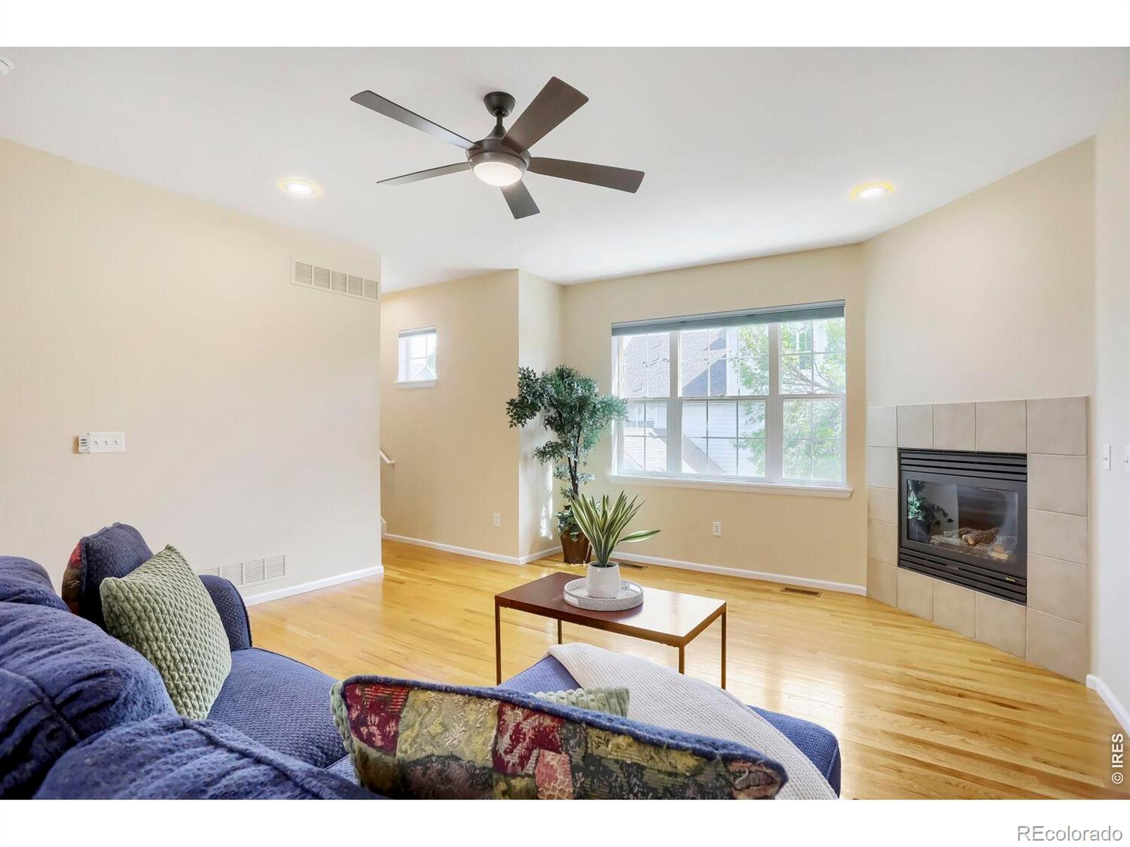 MLS Image #4 for 2261  watersong circle,longmont, Colorado
