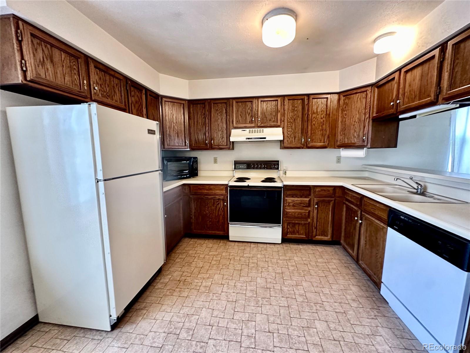 MLS Image #3 for 12124 w vail pass,littleton, Colorado