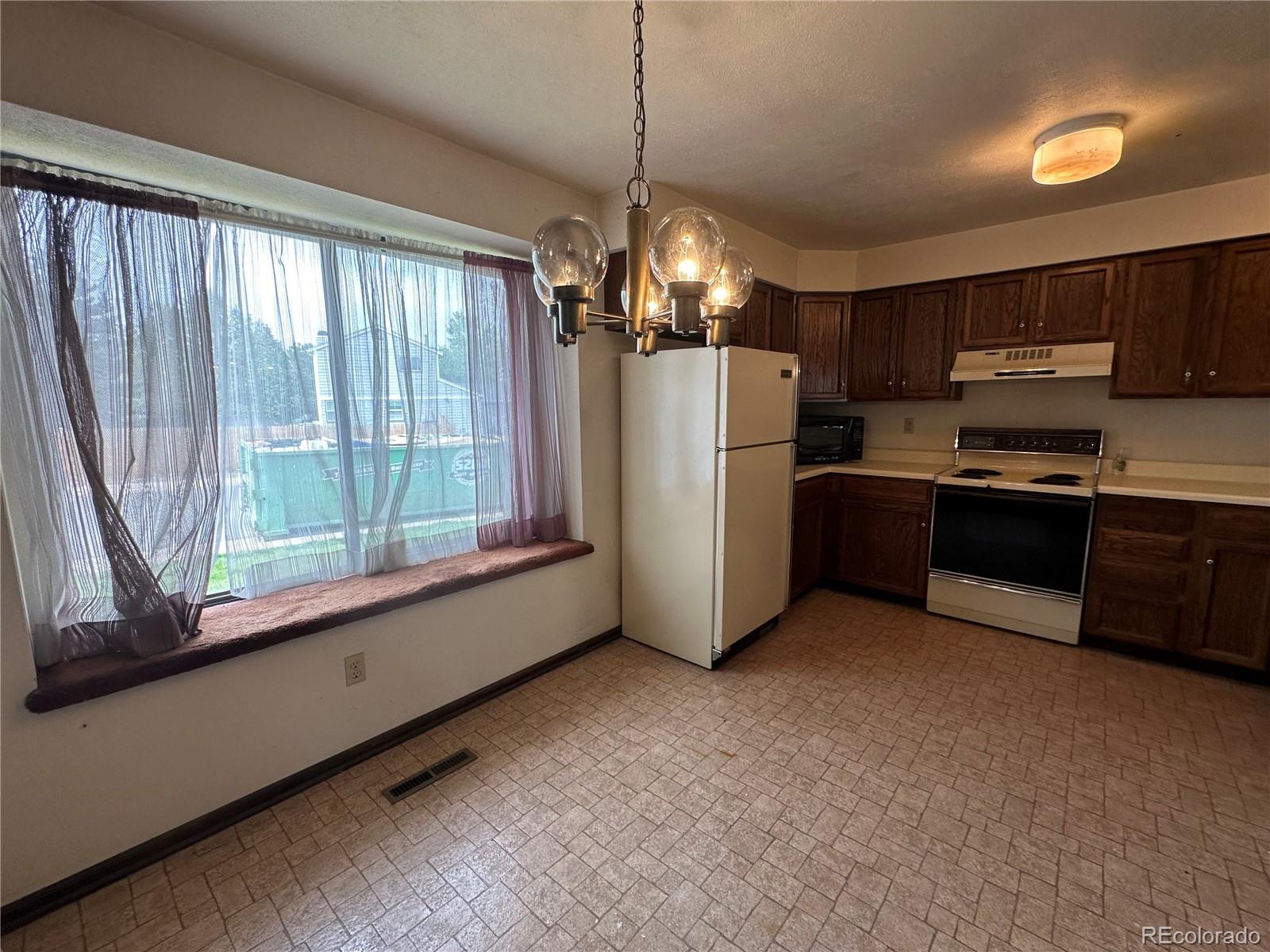 MLS Image #5 for 12124 w vail pass,littleton, Colorado