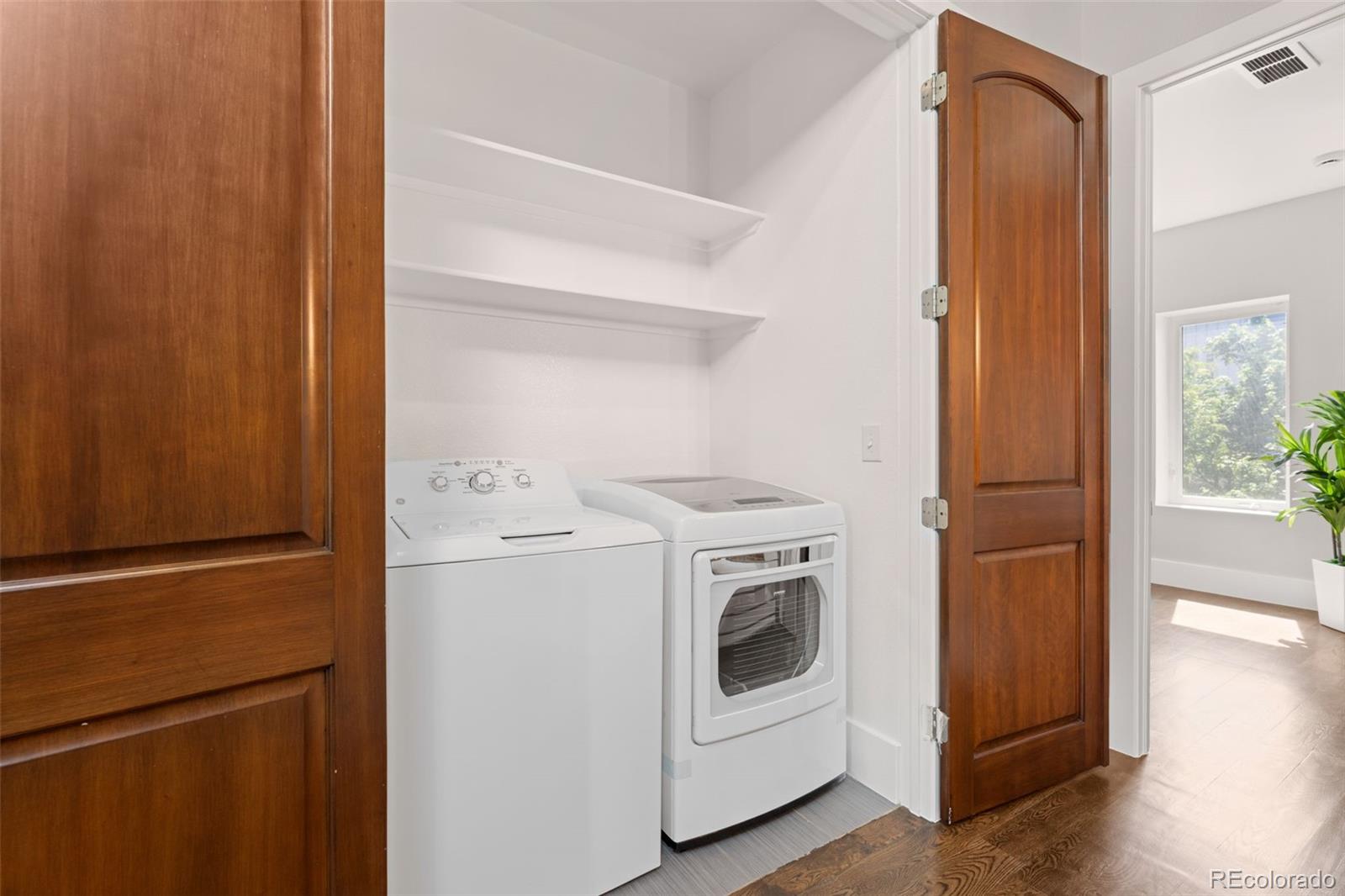 MLS Image #18 for 2521  lawrence street,denver, Colorado