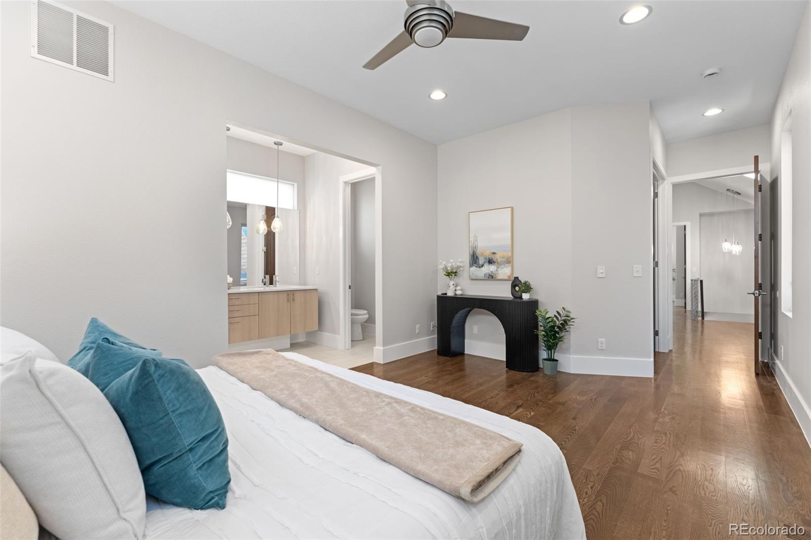 MLS Image #21 for 2521  lawrence street,denver, Colorado