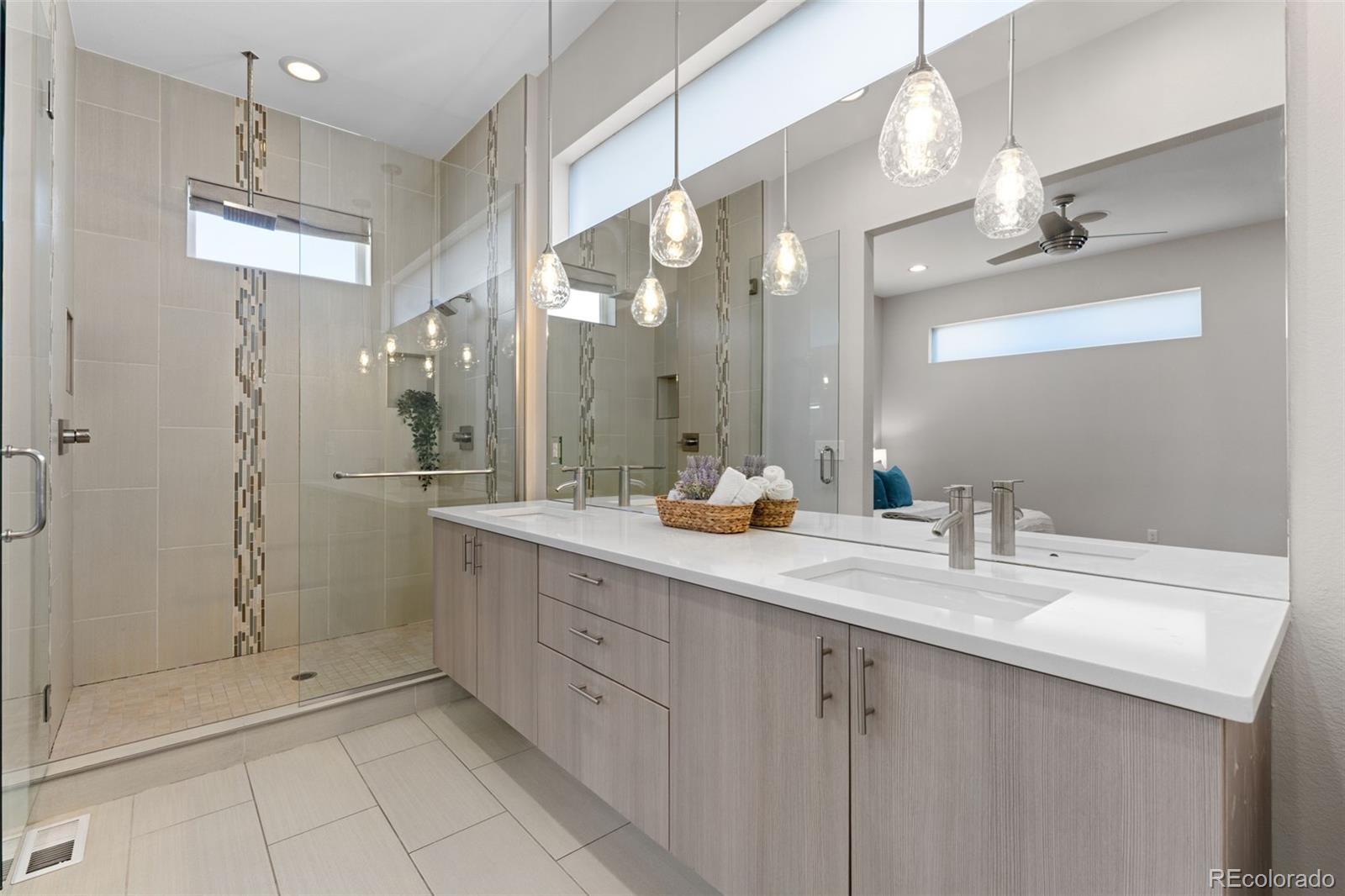 MLS Image #23 for 2521  lawrence street,denver, Colorado