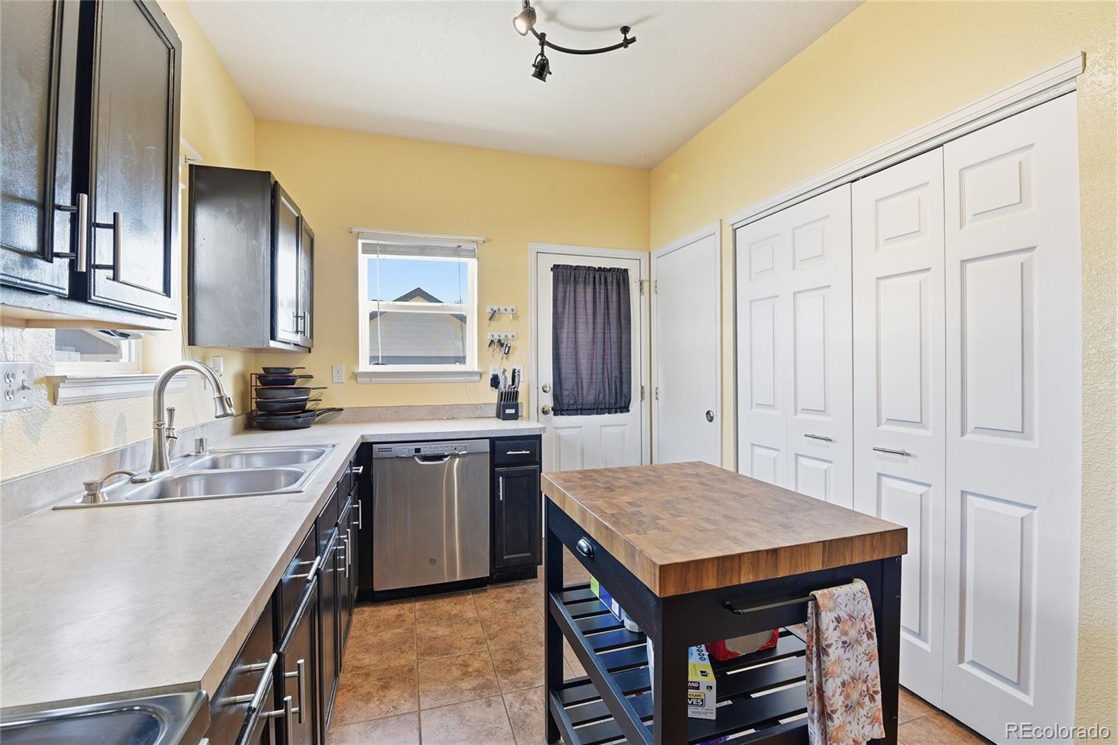 MLS Image #10 for 55470 e 27th place,strasburg, Colorado