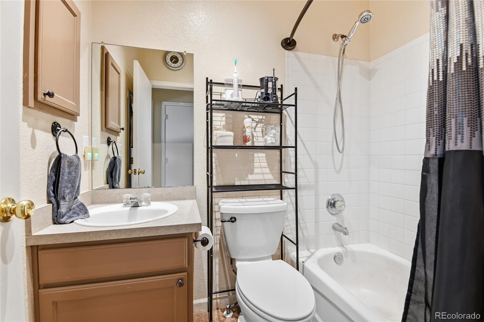 MLS Image #14 for 55470 e 27th place,strasburg, Colorado