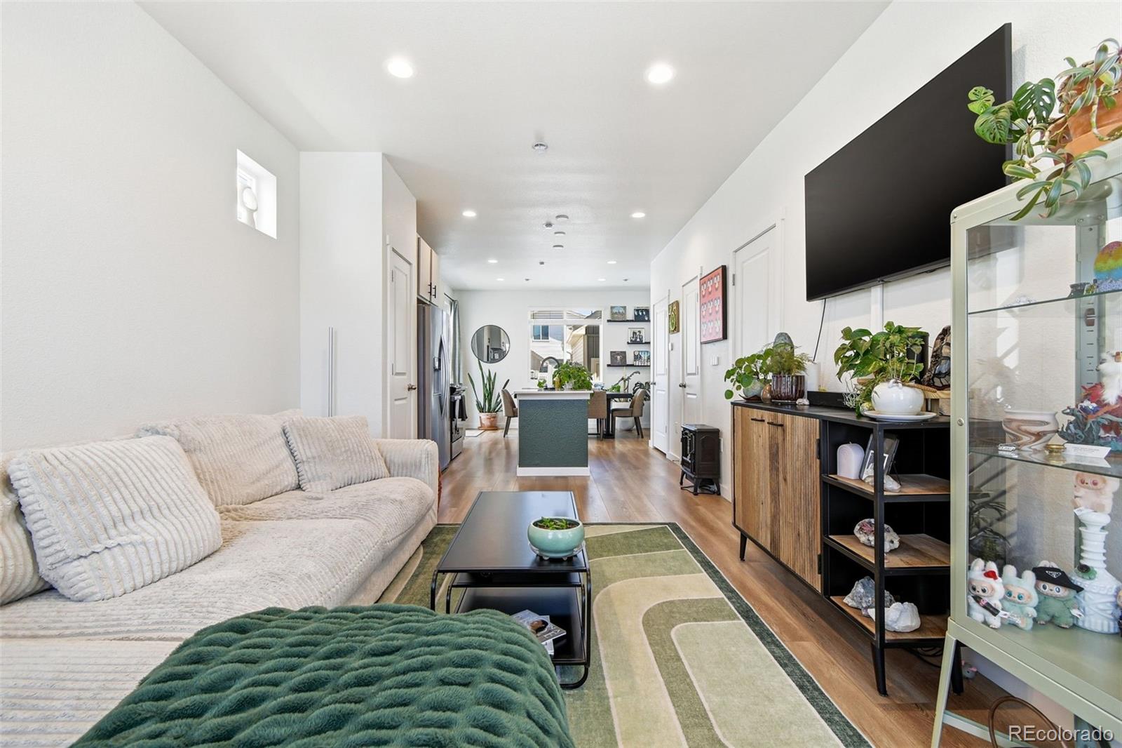 MLS Image #5 for 5026 n walden way,denver, Colorado