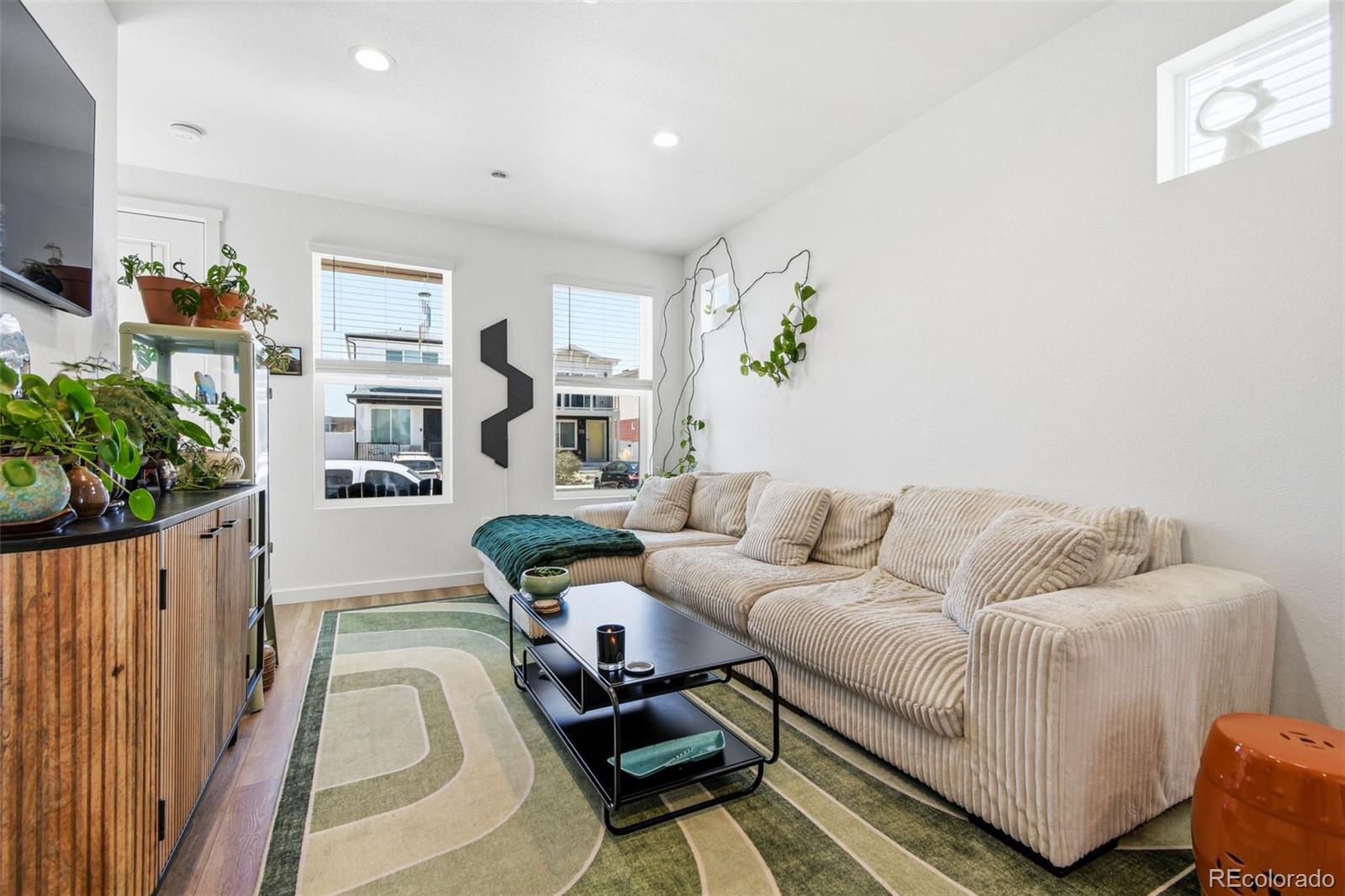 MLS Image #6 for 5026 n walden way,denver, Colorado