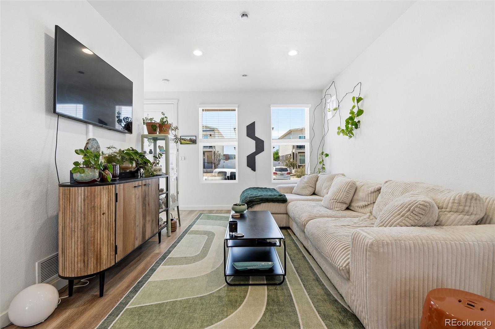 MLS Image #7 for 5026 n walden way,denver, Colorado