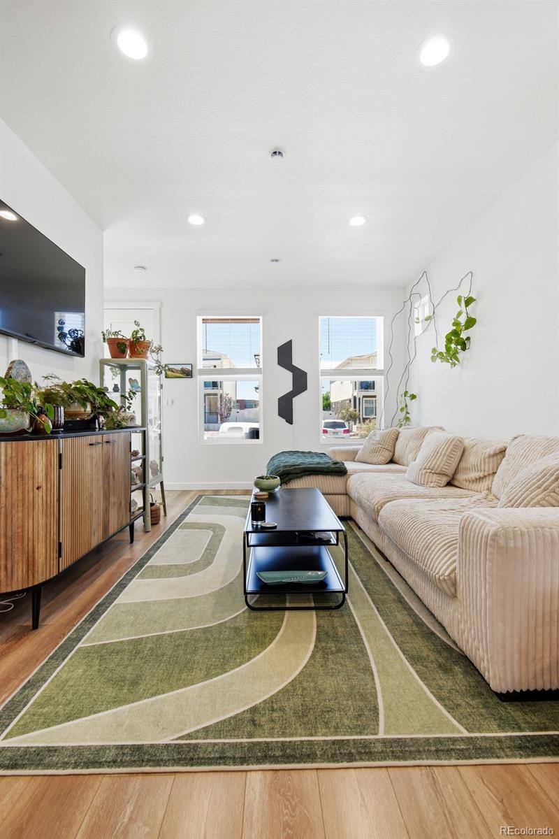MLS Image #8 for 5026 n walden way,denver, Colorado