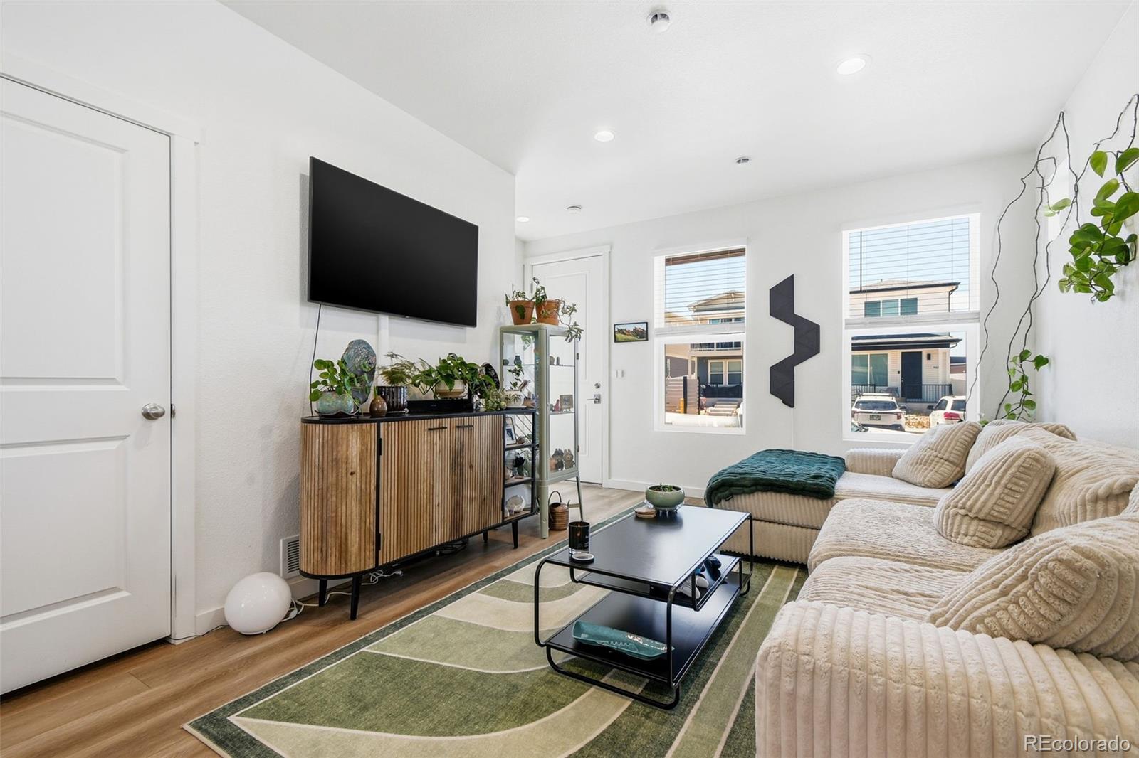 MLS Image #9 for 5026 n walden way,denver, Colorado