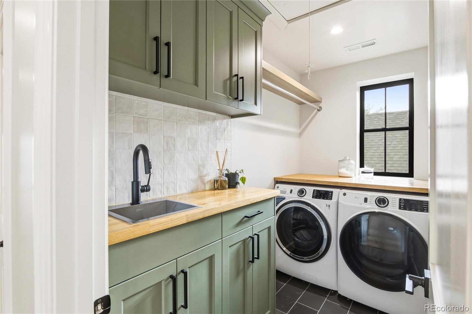 MLS Image #29 for 3364 w moncrieff place,denver, Colorado