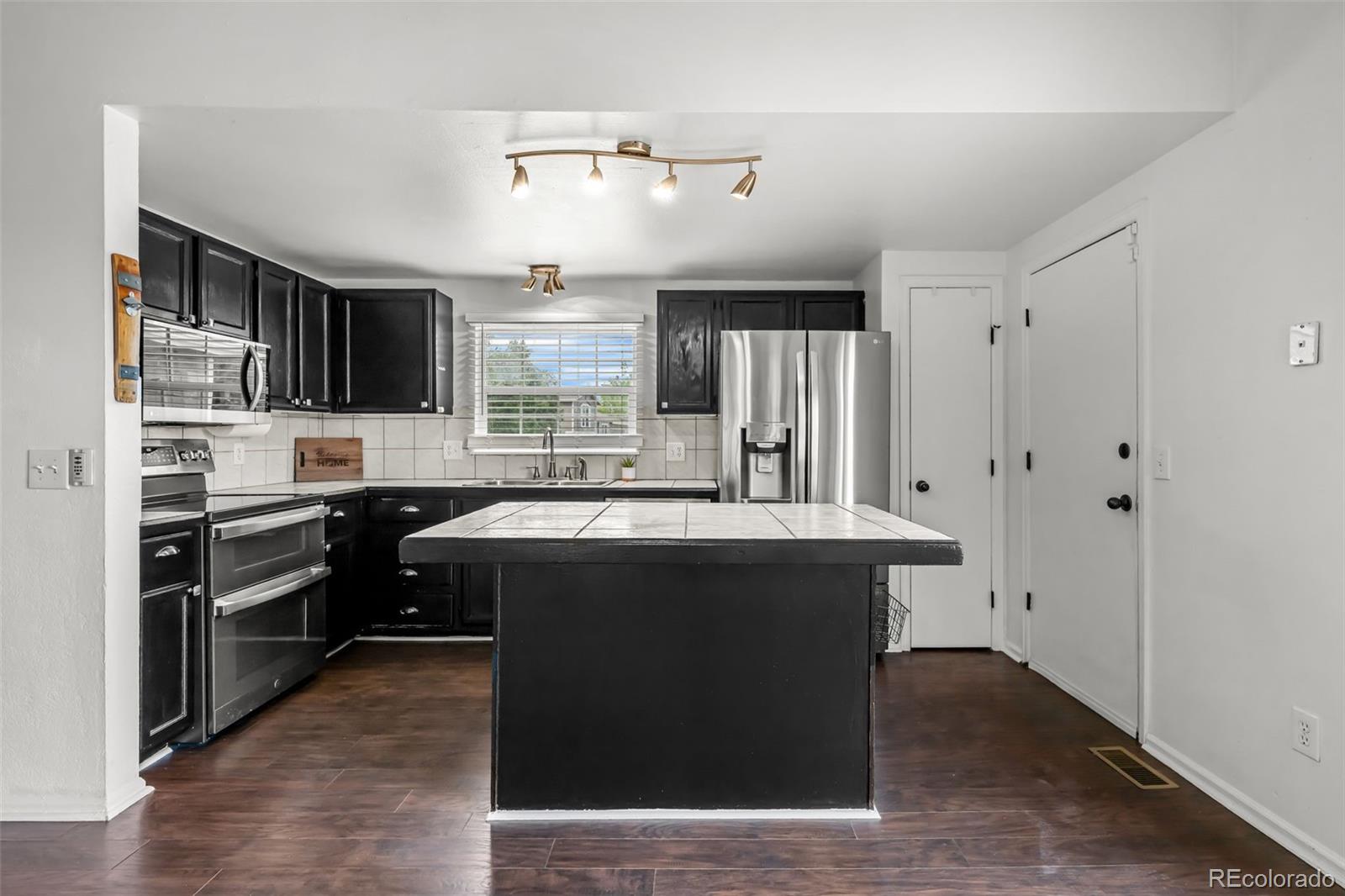 MLS Image #11 for 4346 s ceylon way,aurora, Colorado