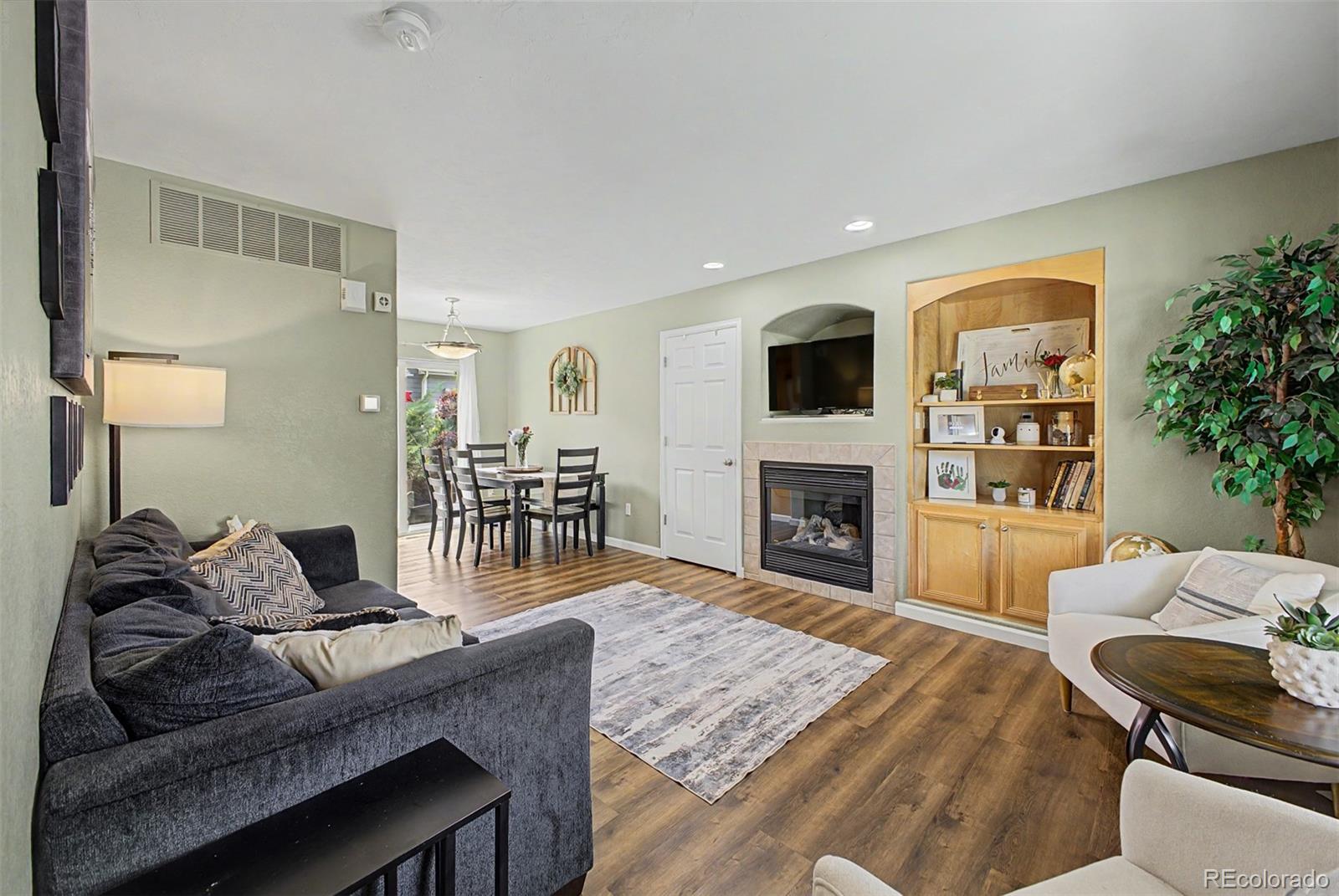 MLS Image #10 for 1645 s chester court,denver, Colorado
